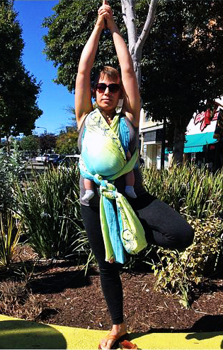 DaniWrappingYoga Active Babywearing: wrapping yoga